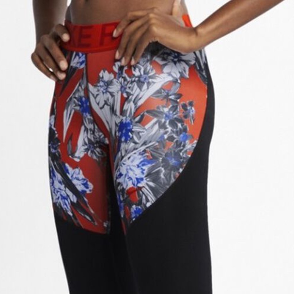 Nike Women's Pro Tight Fit Red/Black